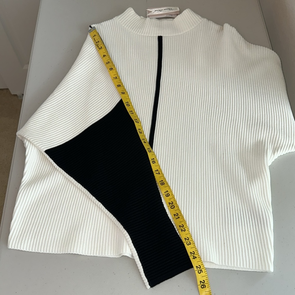 NWT Philosophy White Sweater with Black Detailing Zs.L - Picture 9 of 14